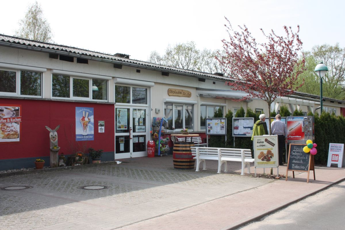 Vorderfront des Dörpladen für "dit & dat" in Alt Schwerin.