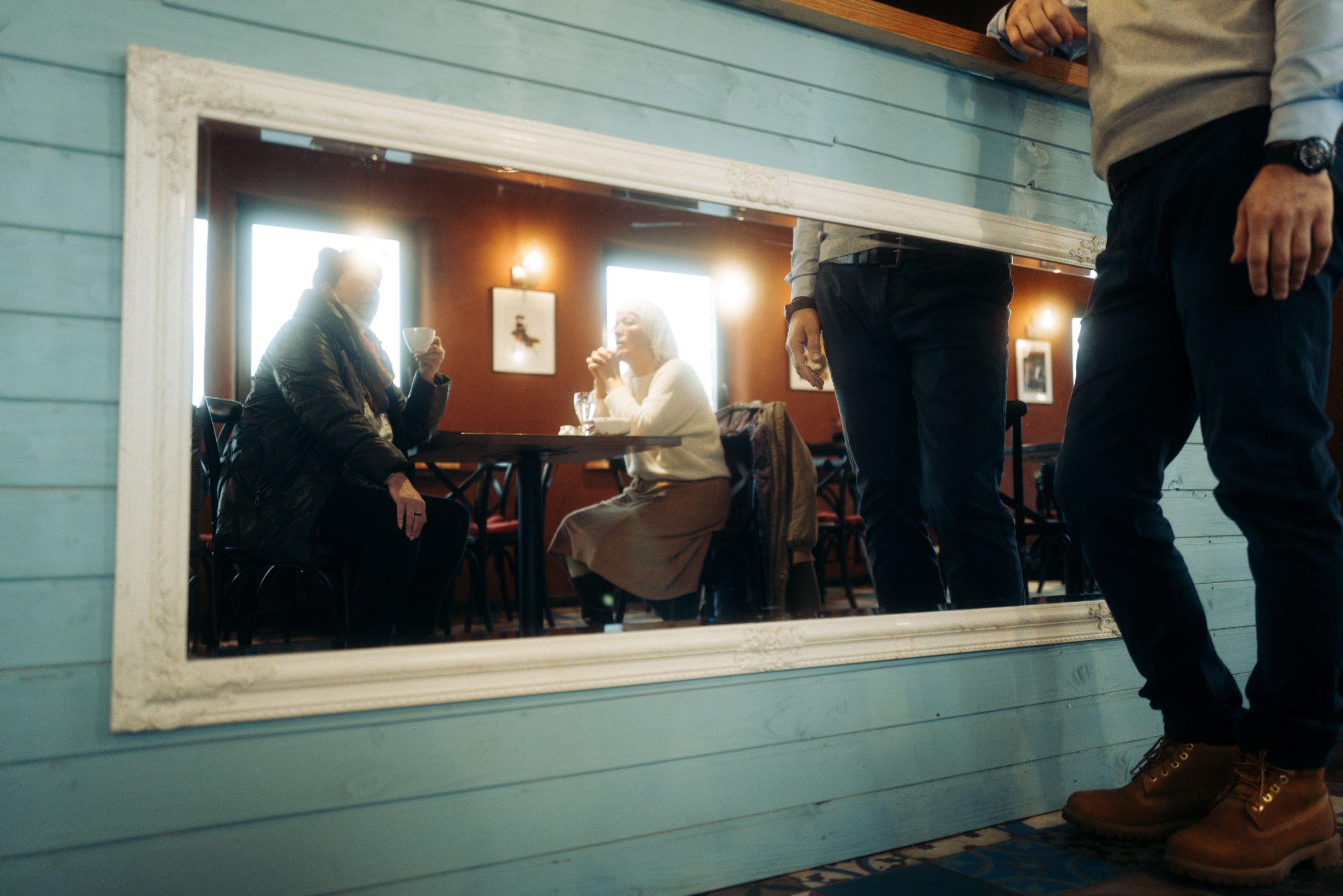 Gäste in der Brasserie
